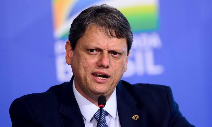 País passa por transformação da infraestrutura nacional, diz ministro